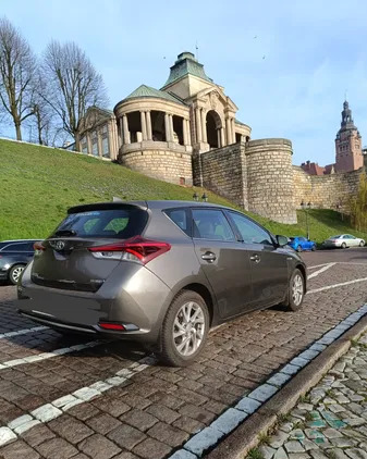 toyota auris Toyota Auris cena 67990 przebieg: 94600, rok produkcji 2018 z Szczecin